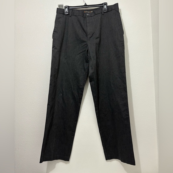 Dockers Premium D4 Pants Mens Gray Relaxed Fit Comfort Waist Flat Front 34x32 - Picture 1 of 3